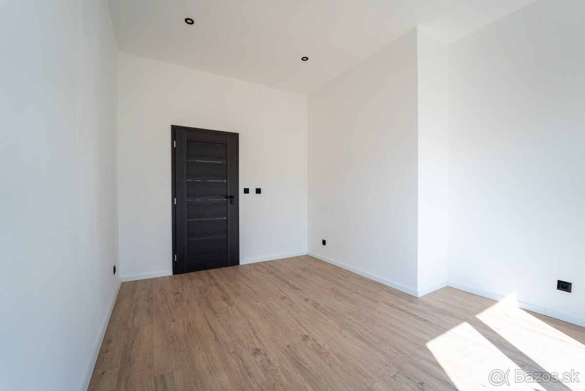 Na predaj 5-izbový rodinný dom v Moravanoch nad Váhom - 9