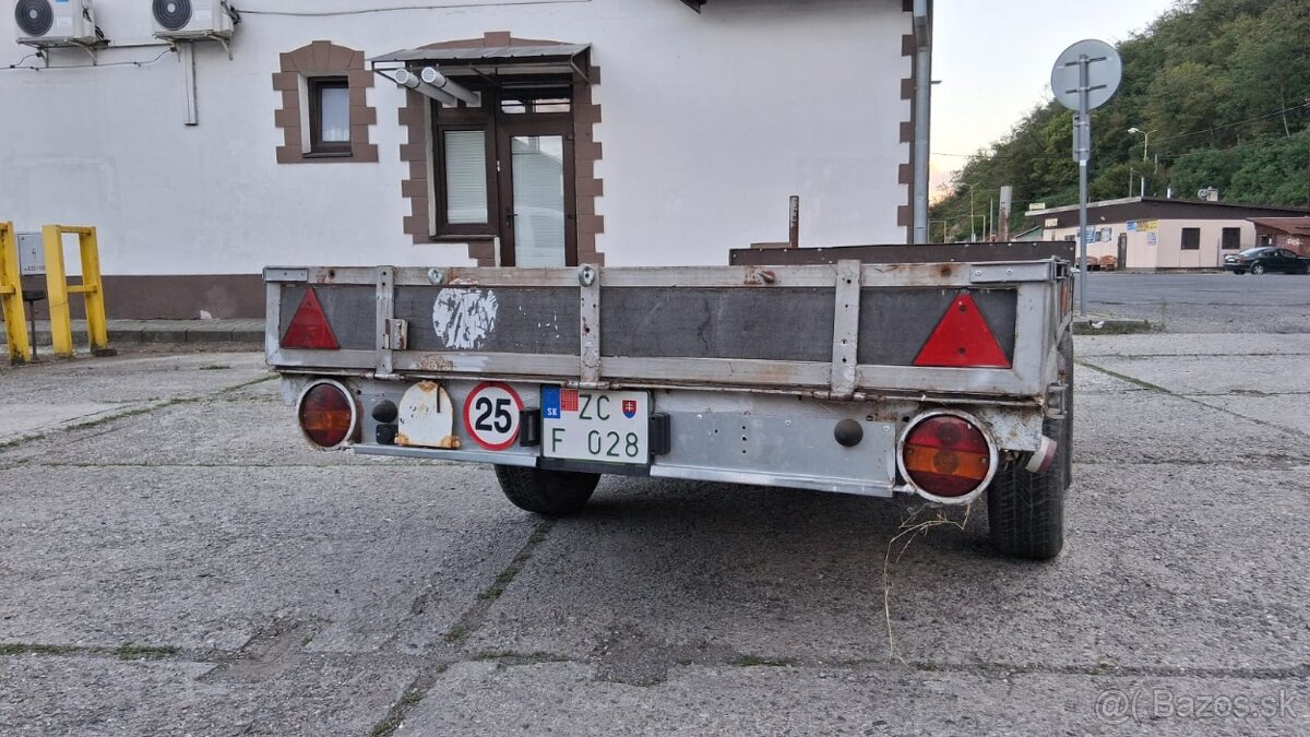 Prívesný vozík - 9