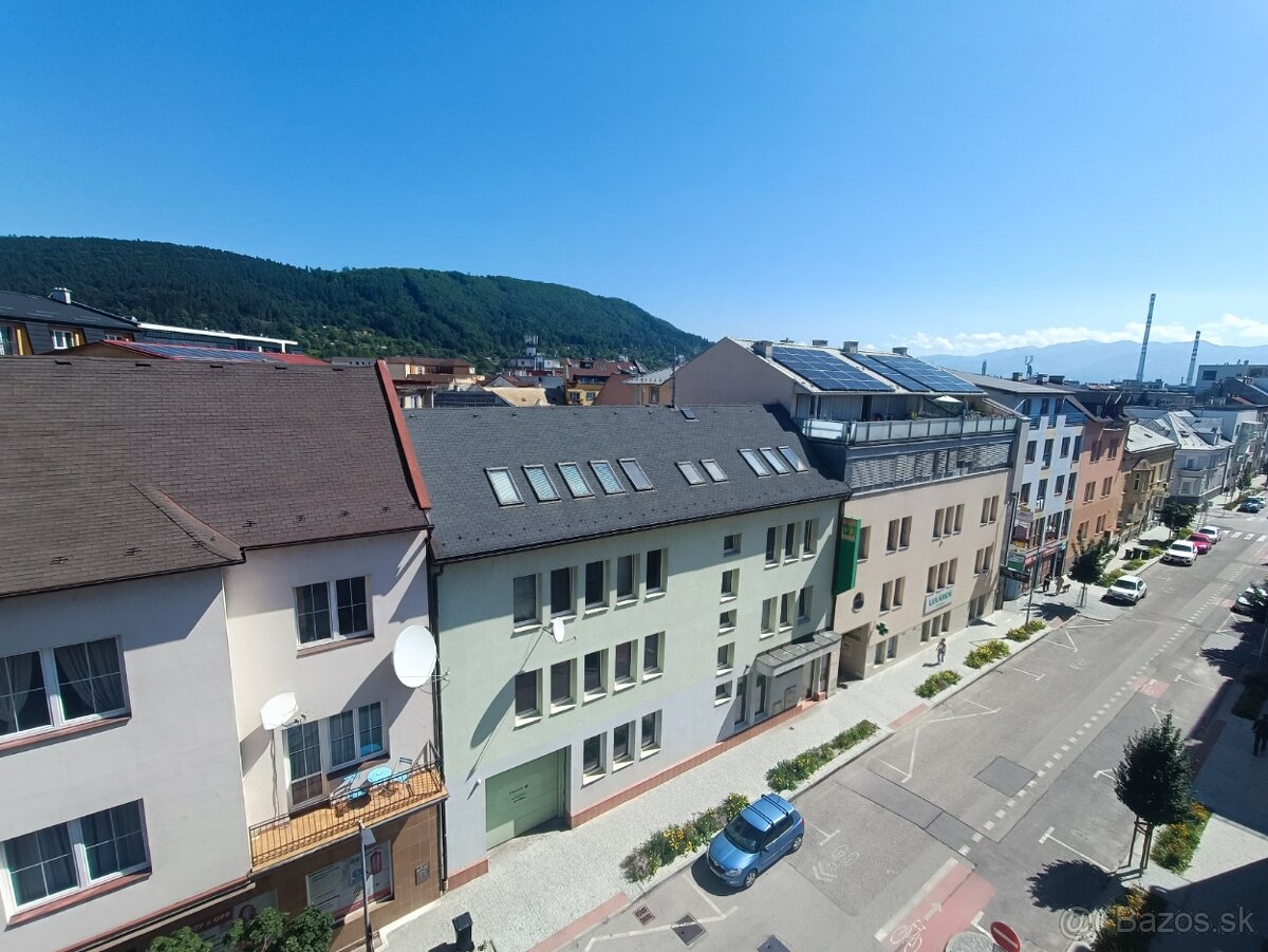 Exkluzívny 4-izbový byt v historickom srdci mesta - Žilina - 9