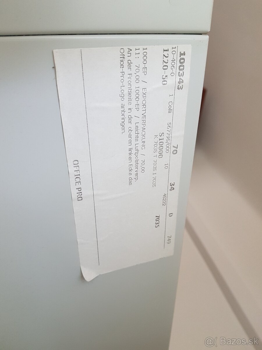 predam konferencny stol.plechovu skrinu - 9