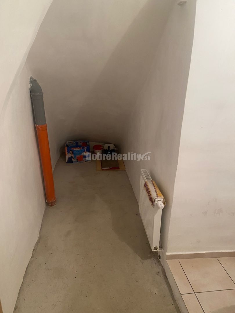 PRENÁJOM: Obchodné priestory Banská Štiavnica - 9