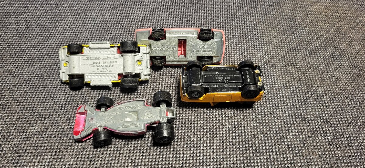 Zberateľské autíčka matchbox majorete - 9