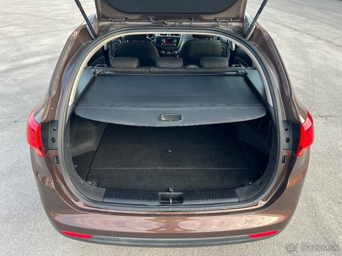 PREDÁM KIA CEED 1,6CRDi 94kW 16V Combi dovoz DE - 9