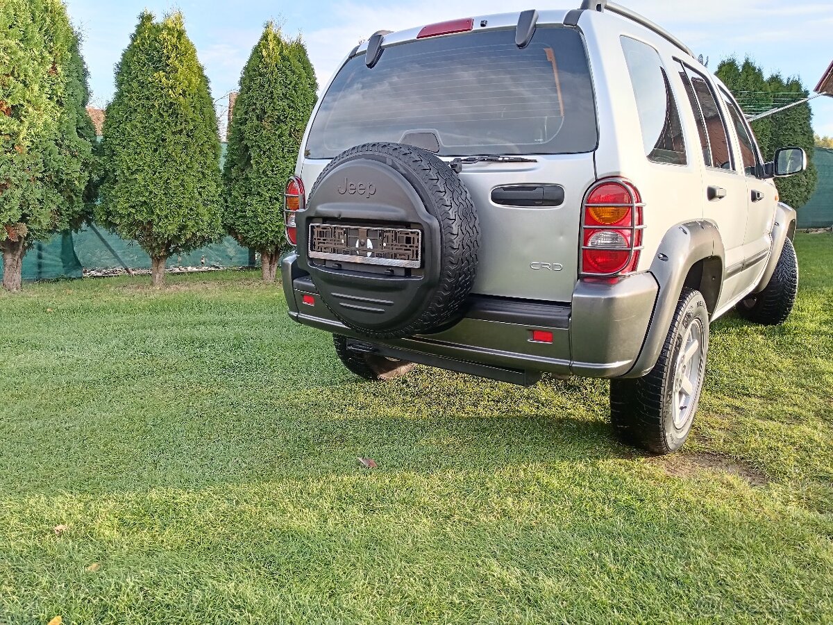 Jeep cherokee kj 2,5 105kw 5st manuál 4x4 - 9