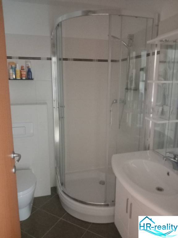 Brač – zariadený apartmán s výhľadom - 9
