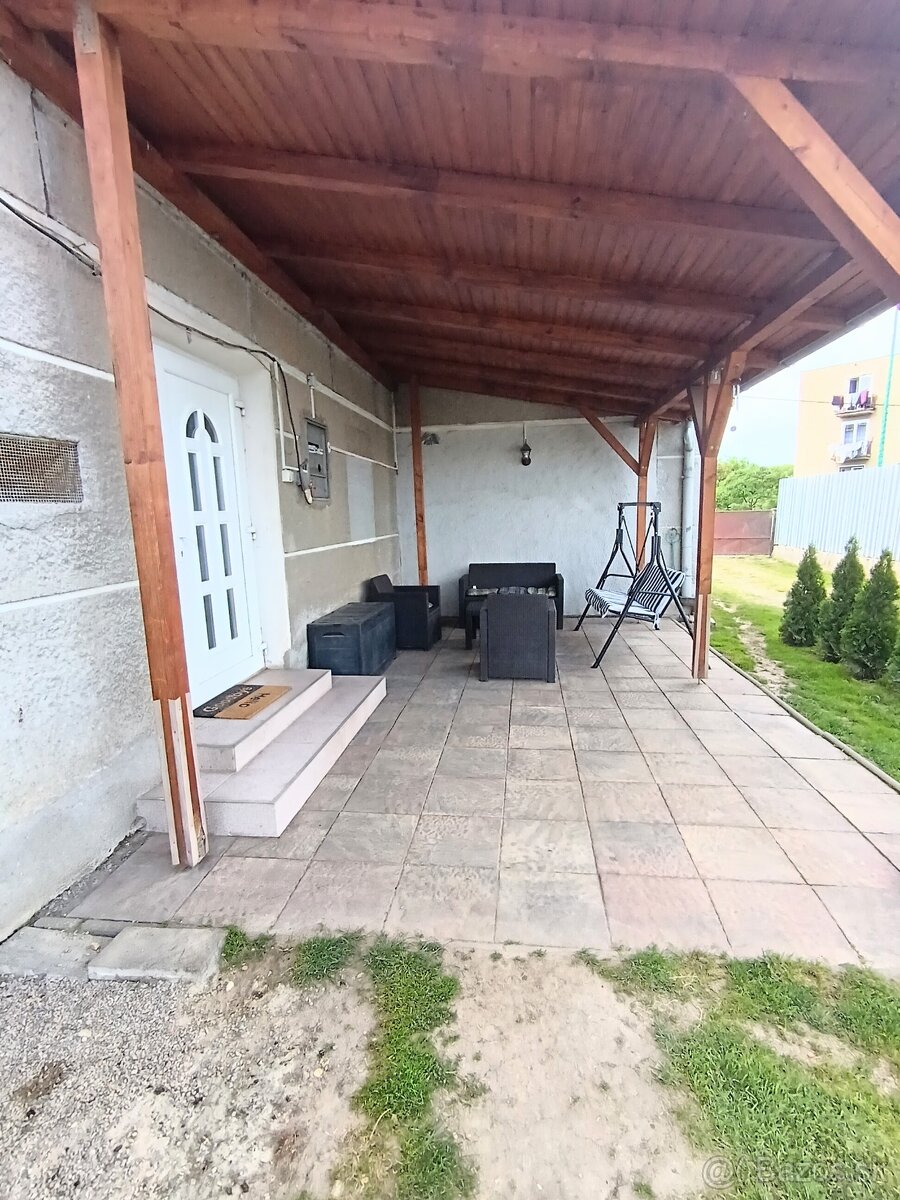 Na predaj veľký, pekný RD v Hosticiach - 9