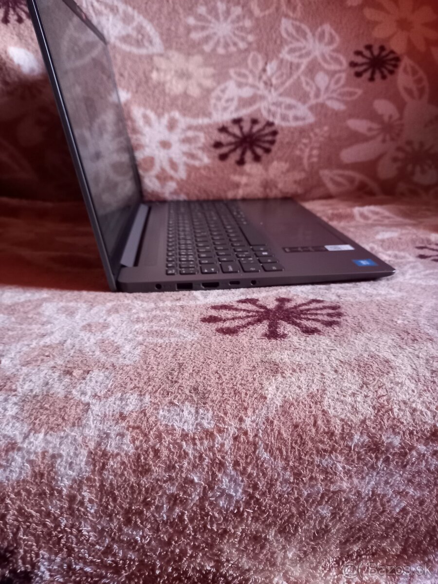 Predám notebook značky Lenovo plus ruksak. - 9