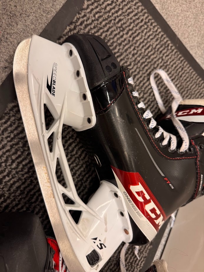 BRUSLE CCM JETSPEED FT 475 VEL. 44,5/9 WIDE - 9