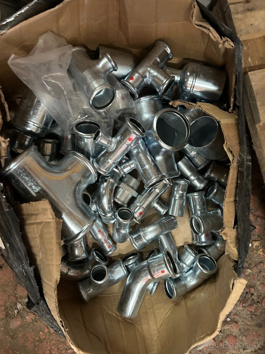 Rôzny inštalatersky material - 9