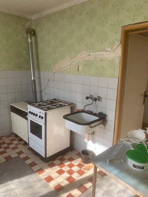 Predám starý rodinný dom s pozemkom Očkov - 9