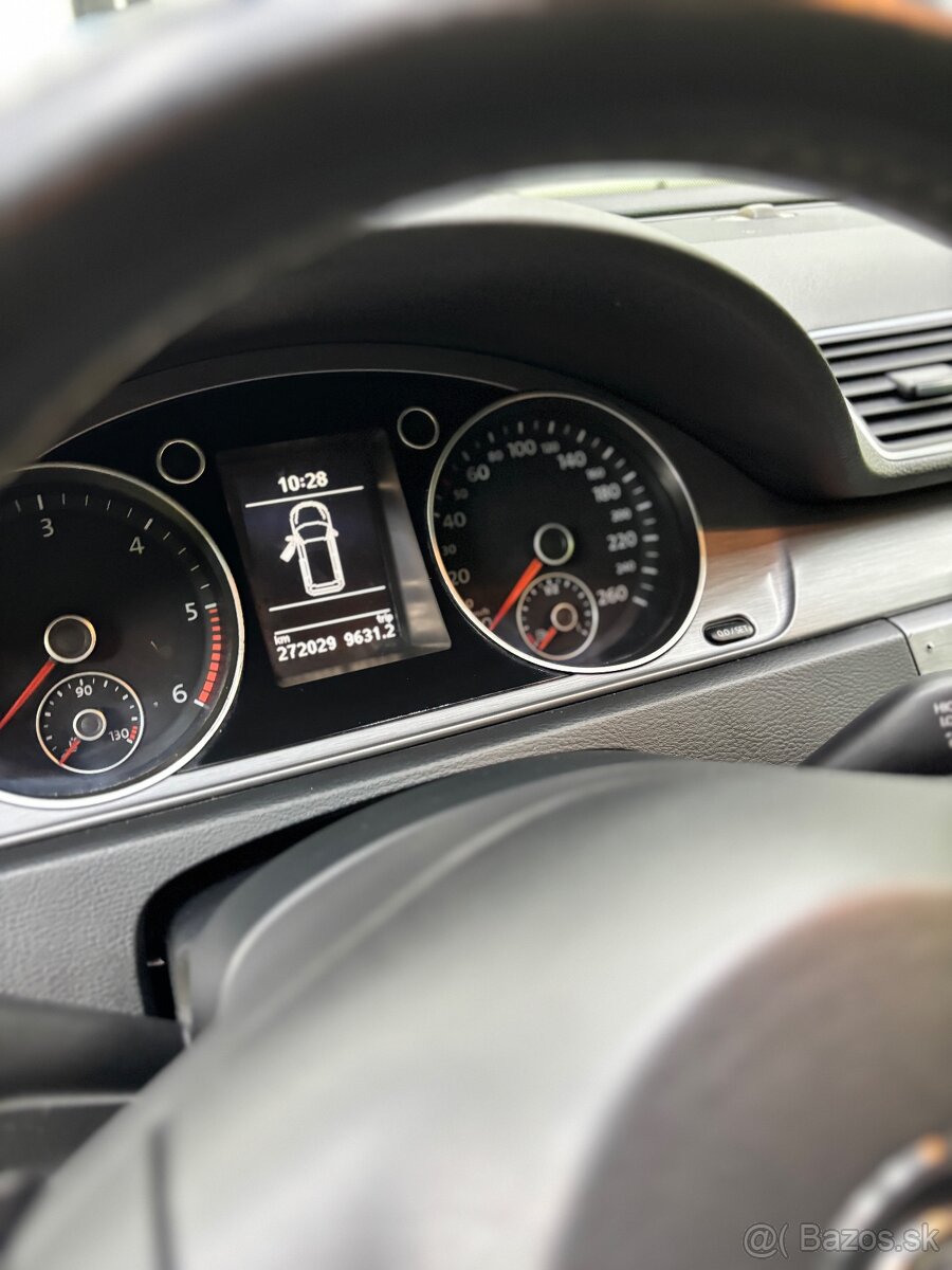 Volkswagen Passat 2.0 TDi DSG BlueMotion Highline - 9