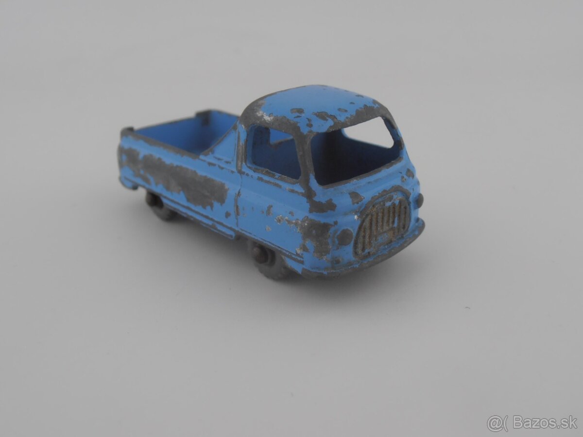 Morris J2, Commer van Nestles, Caterpillar - 9