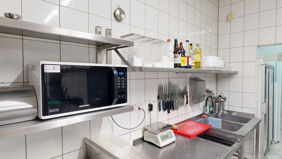 PRENÁJOM - reštaurácia SEREĎ - 9