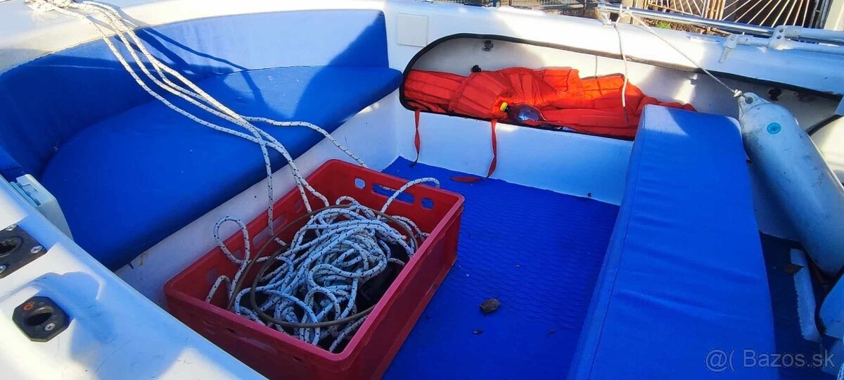 Motorový čln ANGELO MOLINARI 410 s motorom YAMAHA F25 + prív - 9