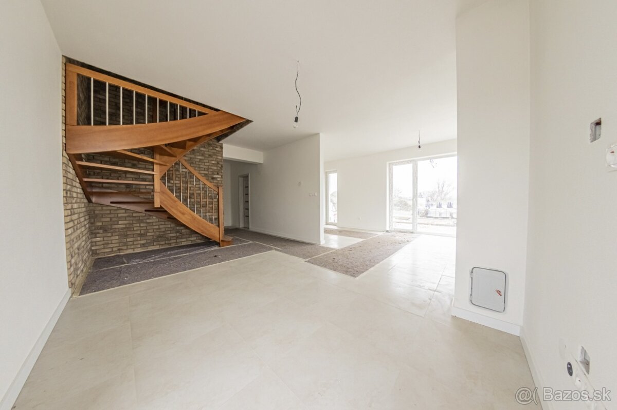 Predaj 4-izb. bytu – Šamorín, 123 m² + záhradka, 2x park. - 9