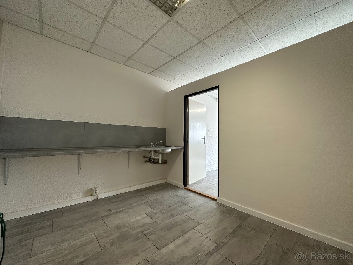 Administratívne priestory na prenájom v Dolnom Kubíne - 9