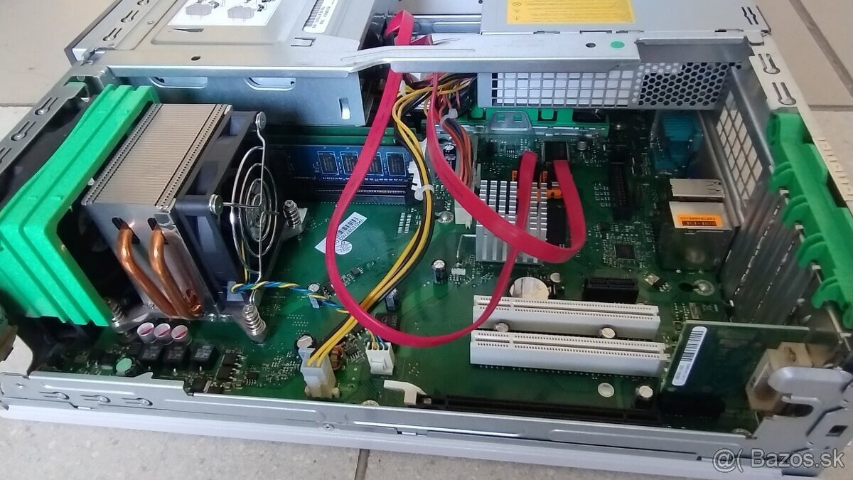 Predám stolný počítač Fujitsu Siemens Esprimo E5625 - 9