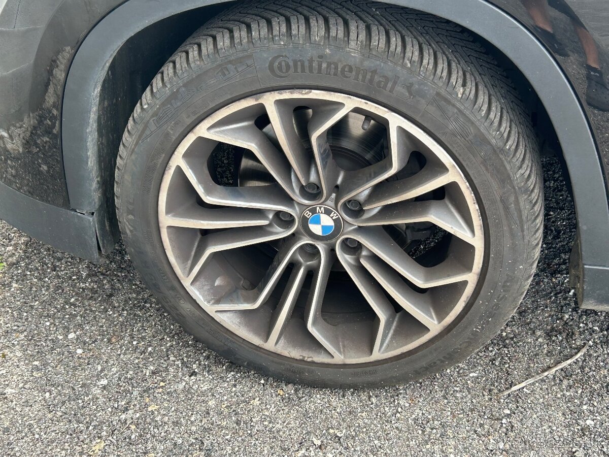 ROZPREDAME BMW X1 E84 2011 A/T - 9