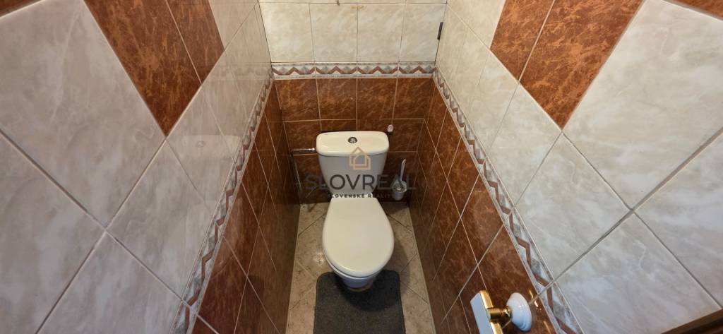 SLOVREAL na predaj 3 izbový byt Žiar nad Hronom, 70 m2 - 9