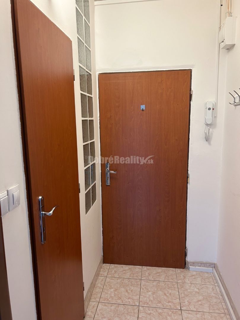 Rezervované: Predaj 1izb bytu na Nábrežnej ul. - 9