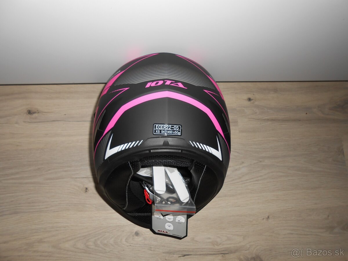 Predam krasnu novu damsku prilbu s protilsnecnou clonou - 9