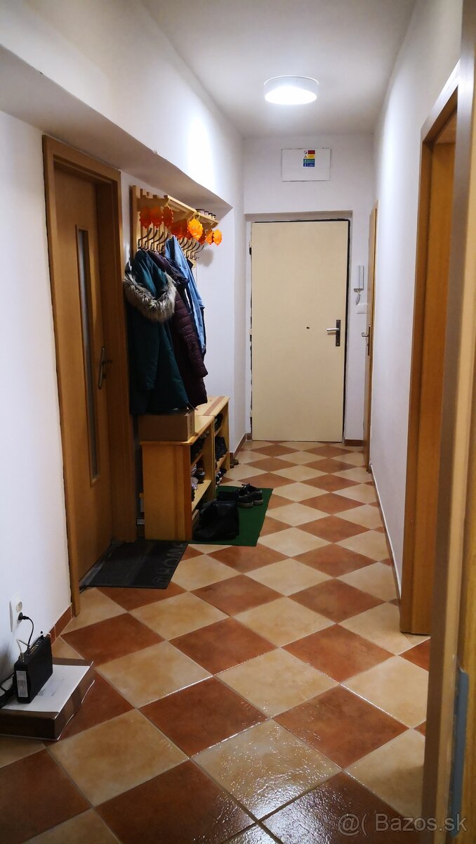 Znížená cena: 100m2 3-izbový byt v Kalnej nad Hronom - 9