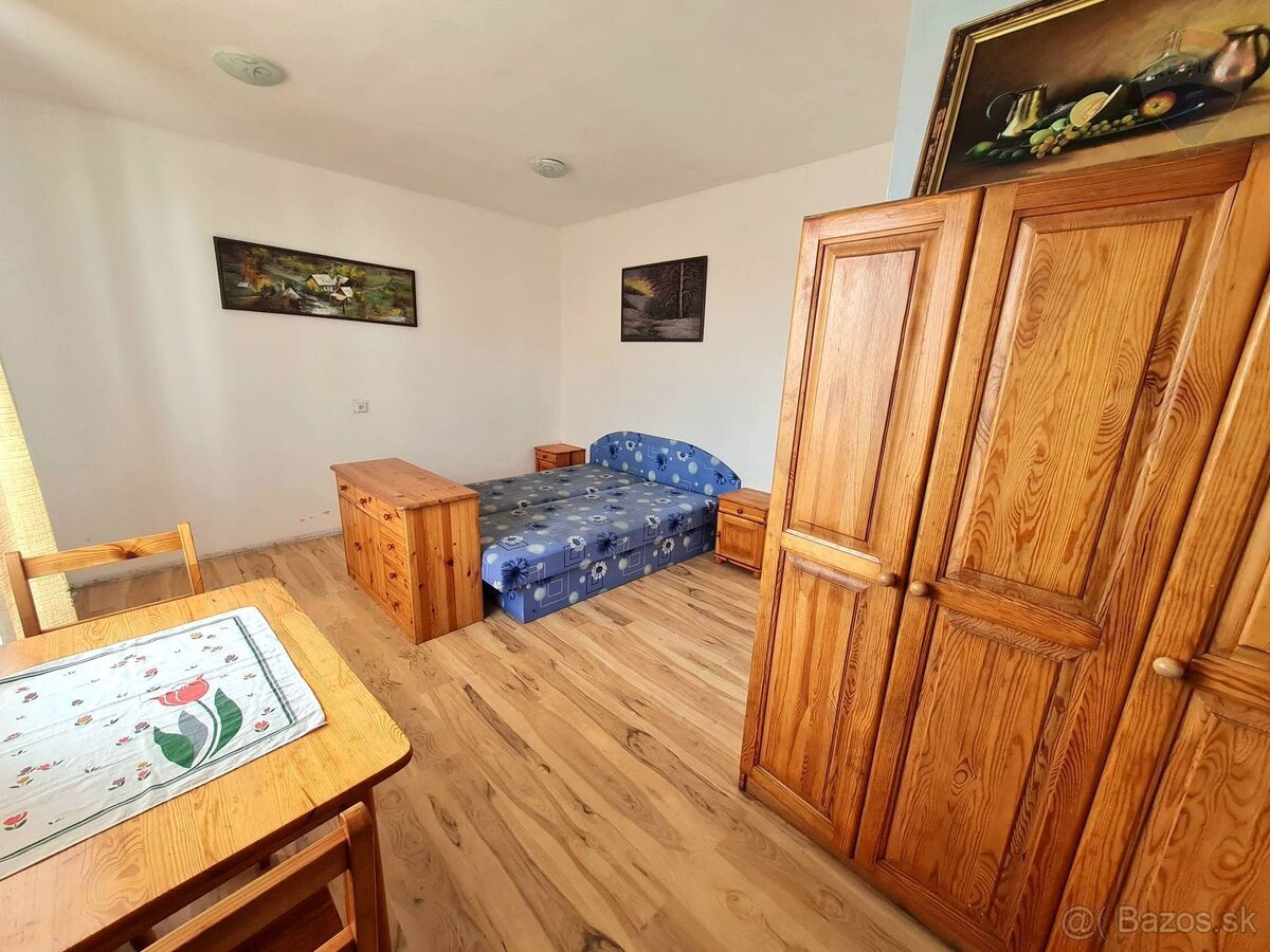 Super cenaVeľká chata v rekreačnej oblasti Valkov, na pre - 9