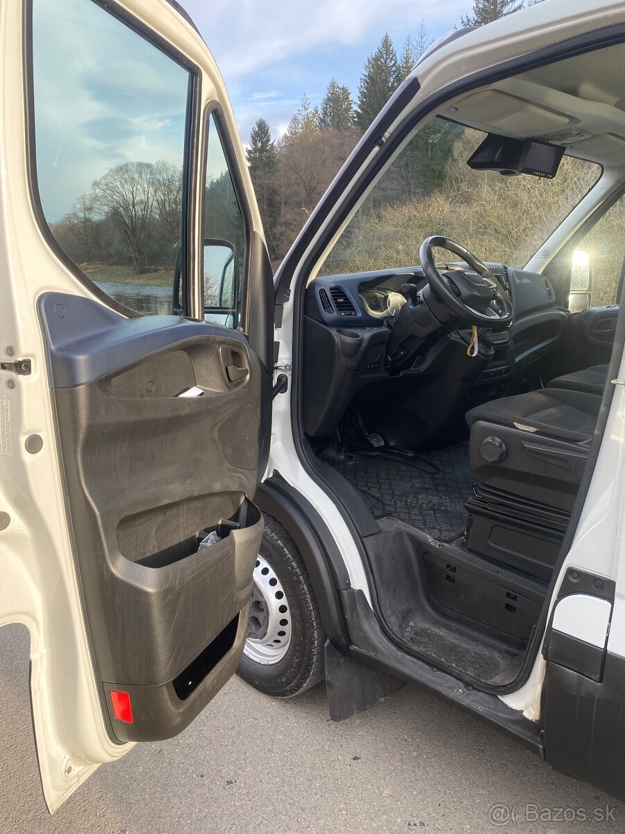 Iveco Daily Odtahovka 2.3 Hi-Matíc LED ACC - 9