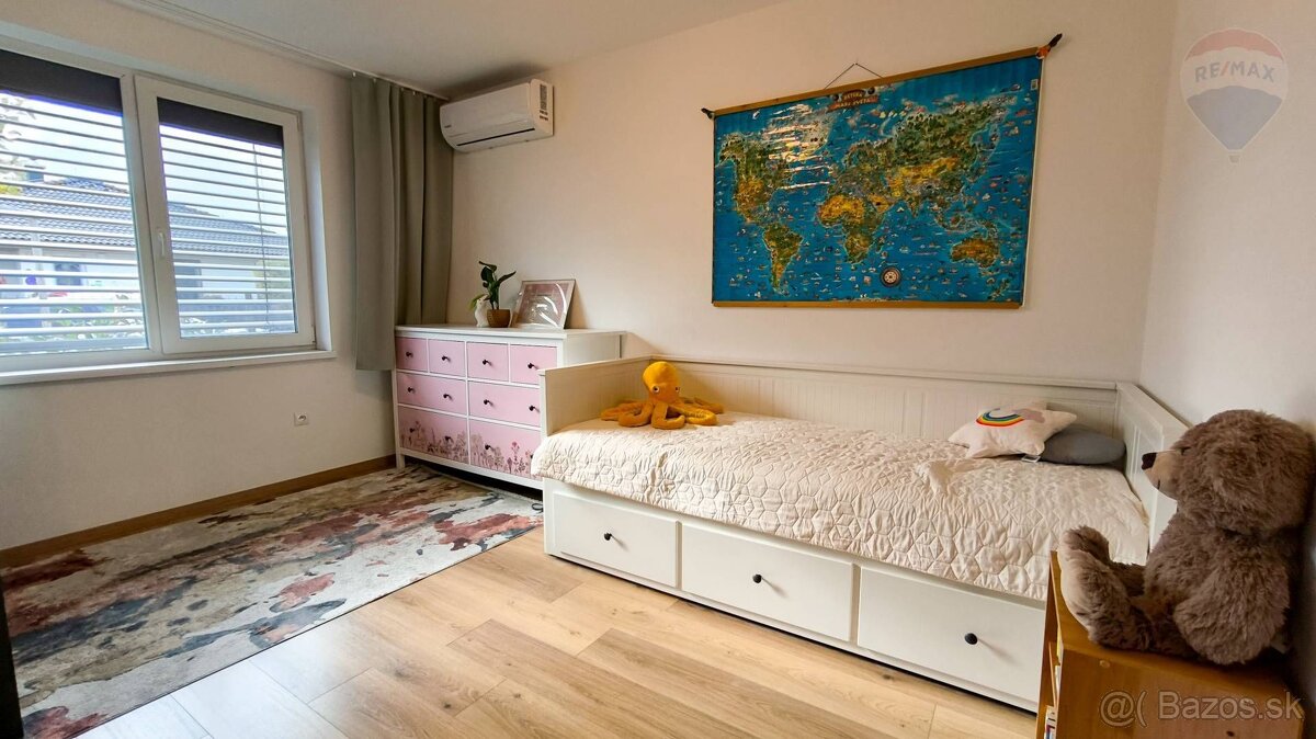 NA PREDAJ: 4-izbový rodinný dom s terasou a bazénom, Most pr - 9