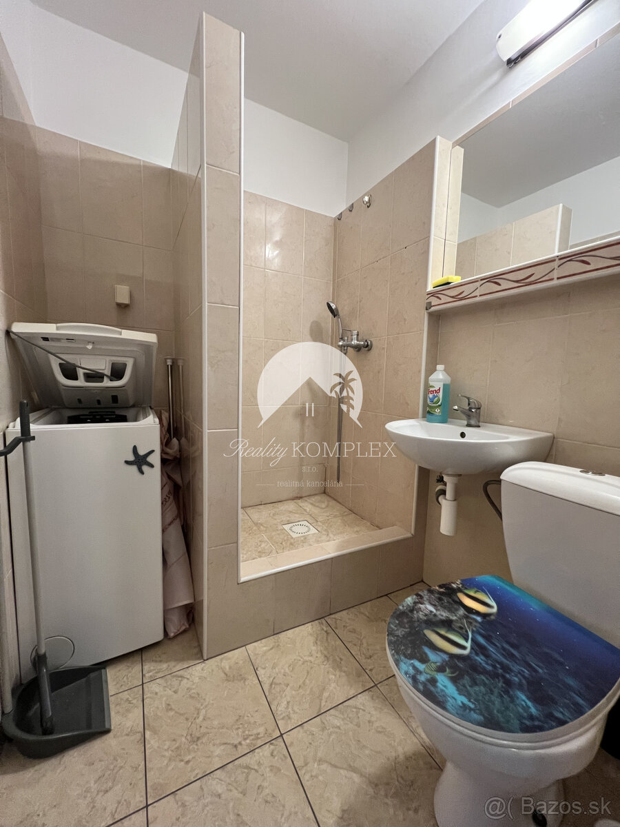 Reality KOMPLEX s.r.o. ponúka na PRENÁJOM garsónku priamo v - 9