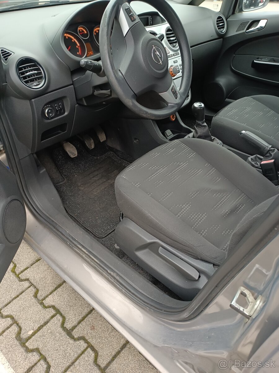 OPEL CORSA - 9