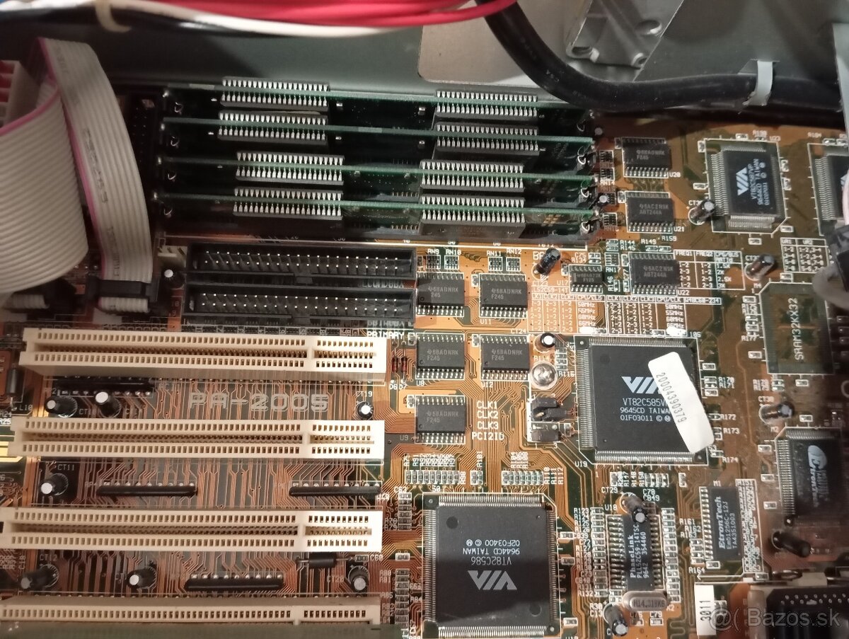 Počítač Pentium 200 - 9