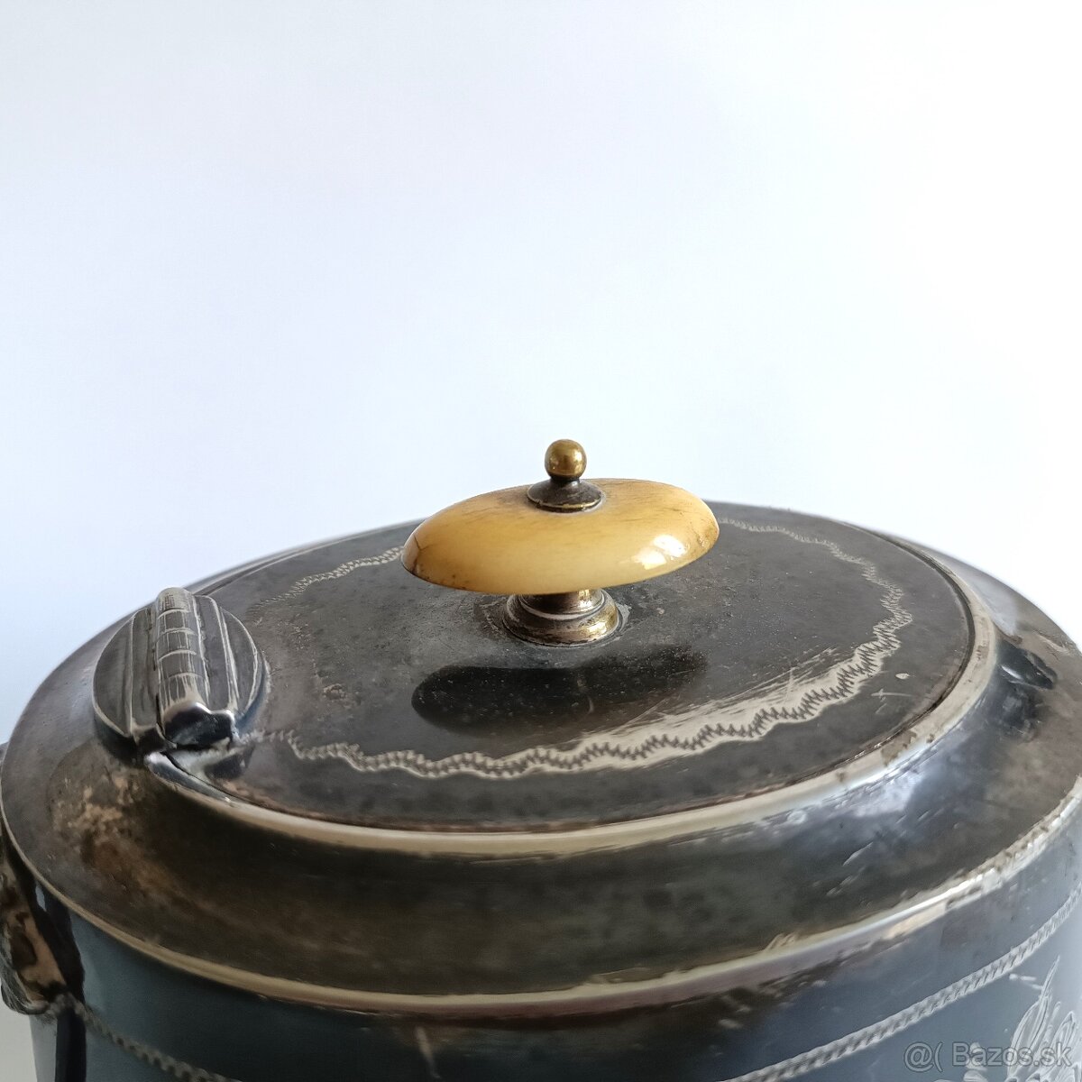 Tradičný postriebrený viktoriánsky čajník s rohovinovou úchy - 9