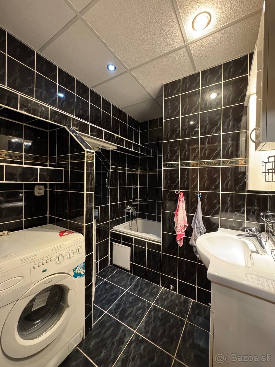 🏡 Na predaj 3-izbový byt - 9