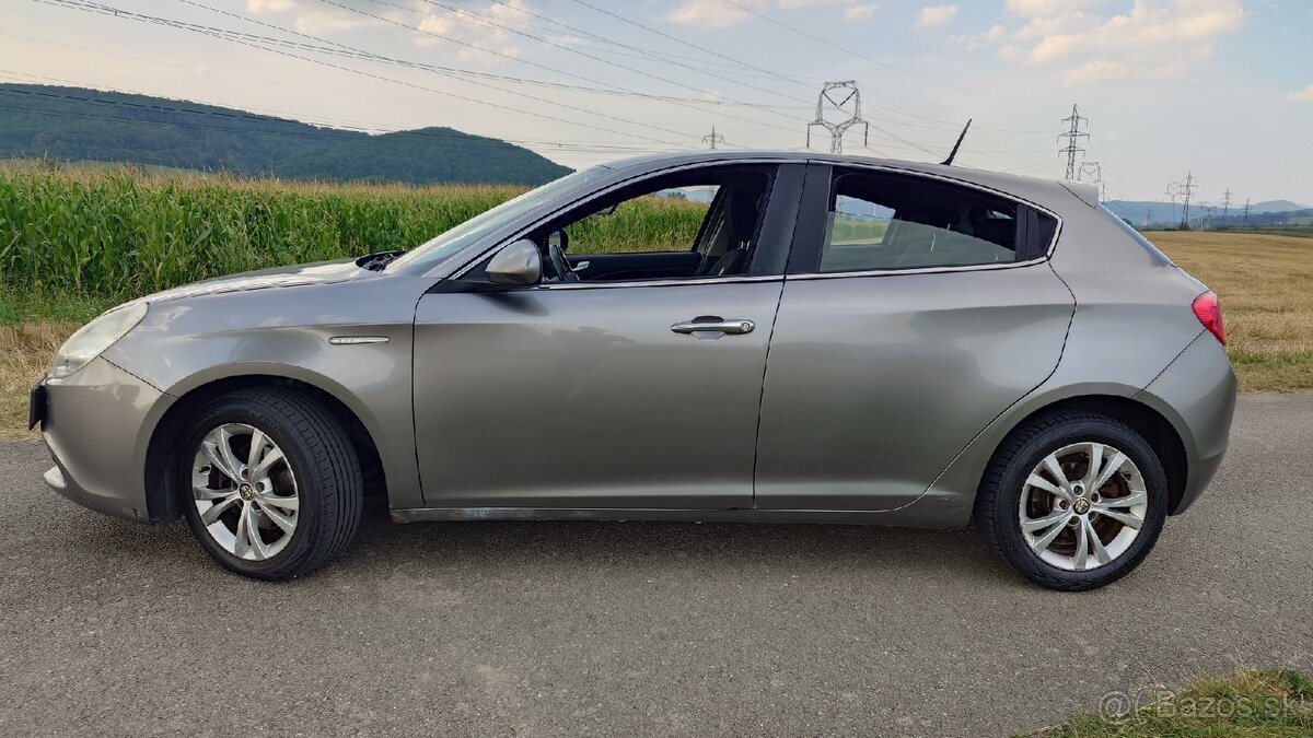 Predám Alfa Romeo Giulietta 1.6 JTD Distinctive - 9
