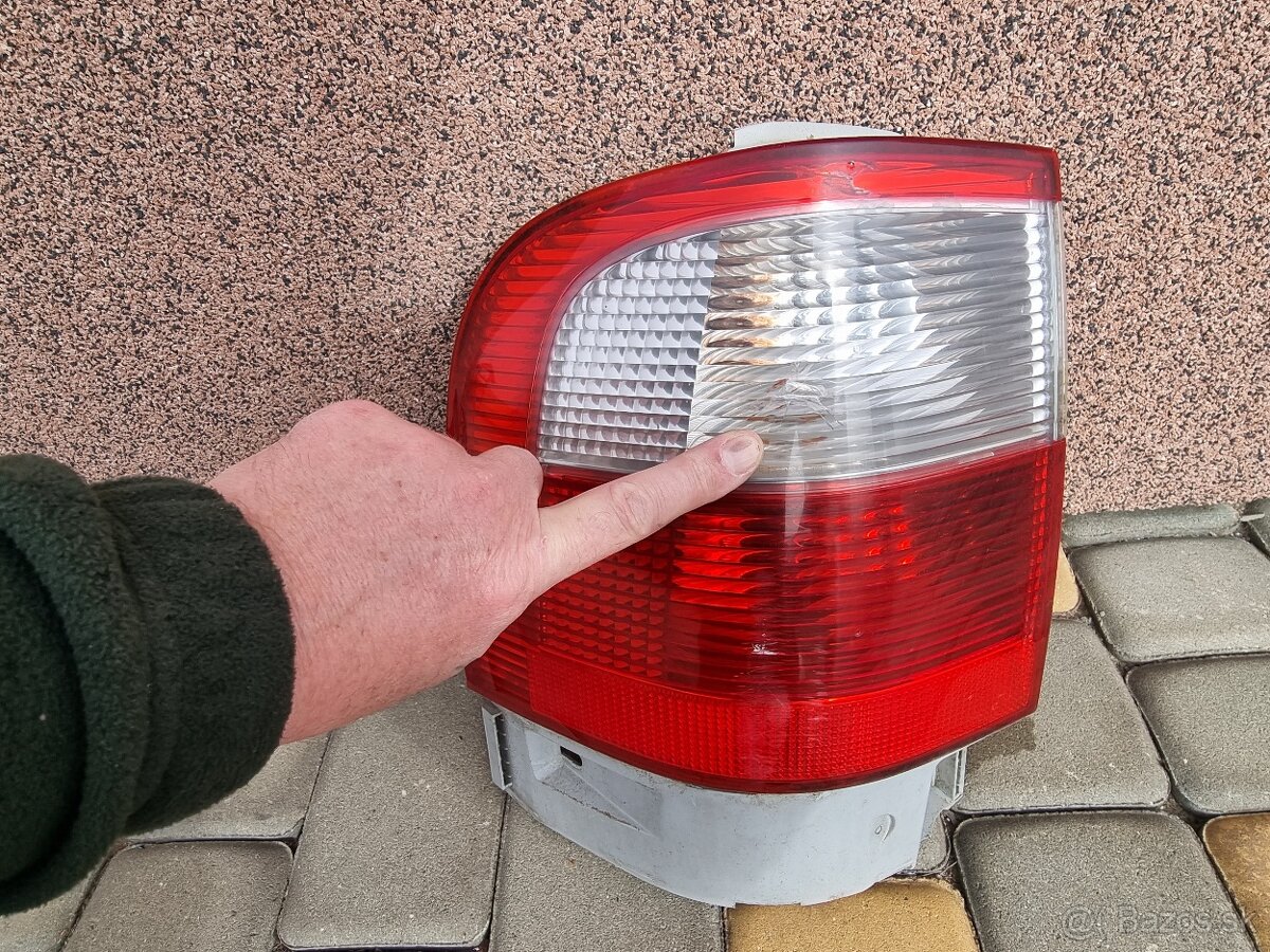 ford galaxy 2002 zadné svetlá - 9