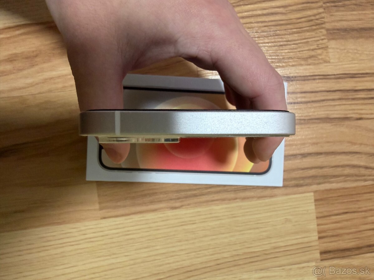 Apple iPhone 12 128gb - White (biely) - 9