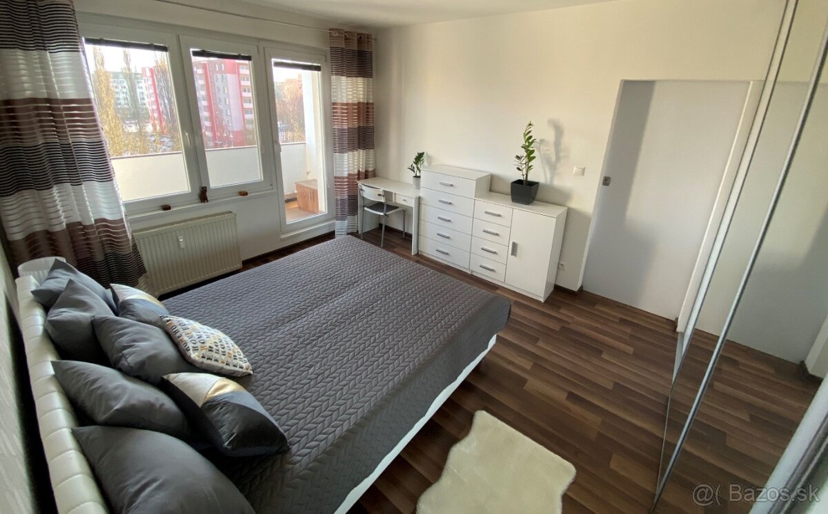 Komplet zariadený menší 2KK | lodžia | Vlčince | Berlínska 8 - 9