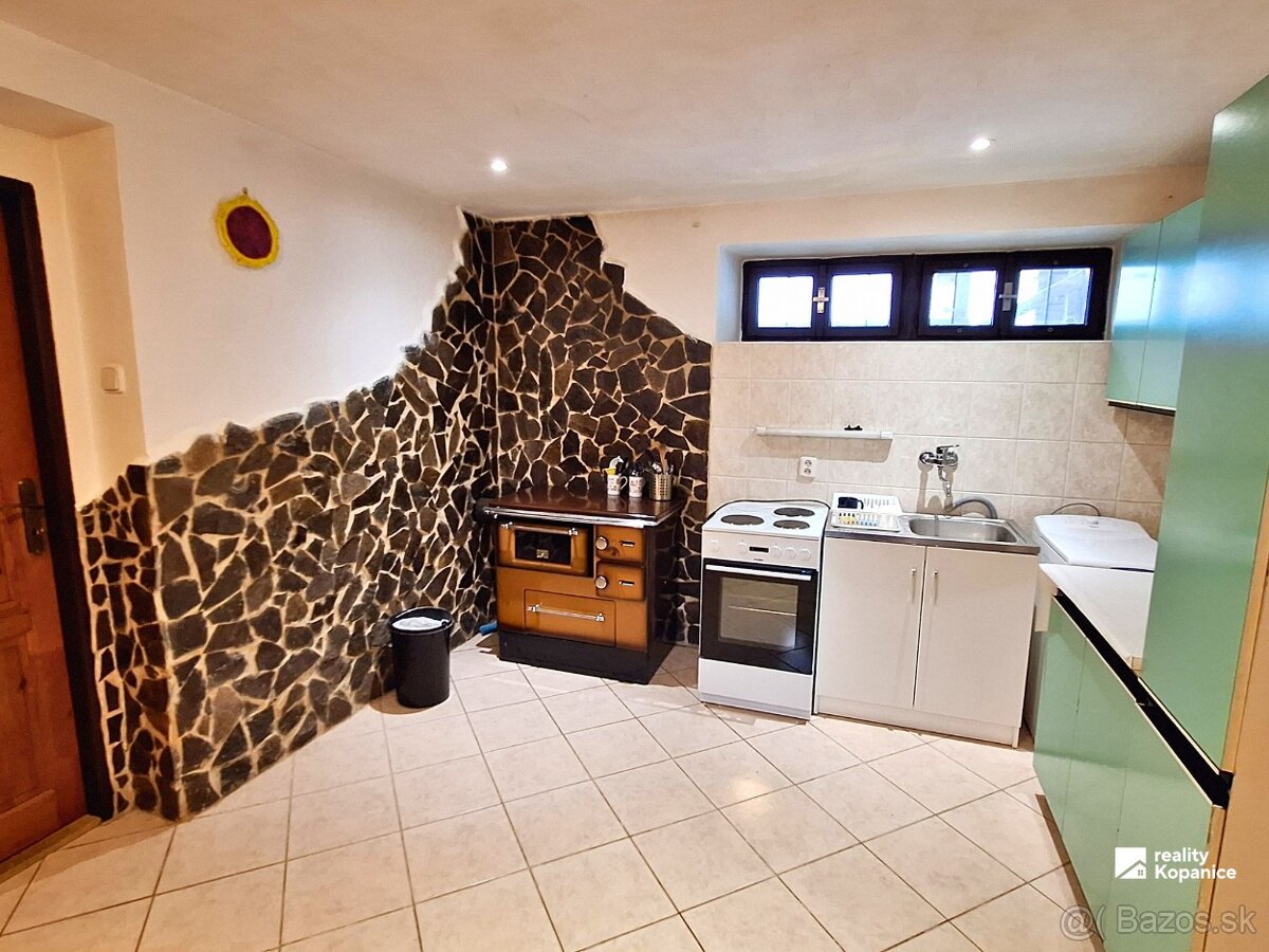 Chalupa na polosamote, Brezová pod Bradlom - 9