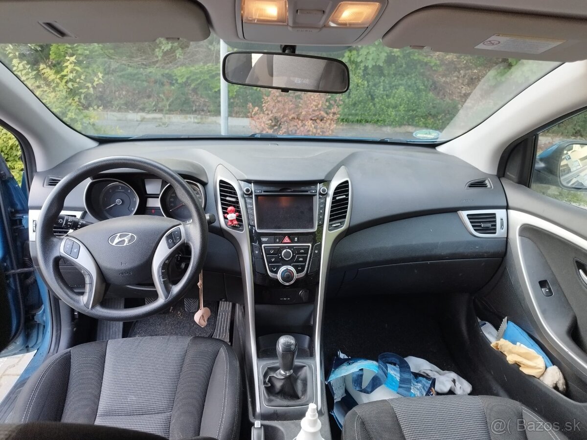 Predám Hyundai i30 1, 4 diesel combi - 9