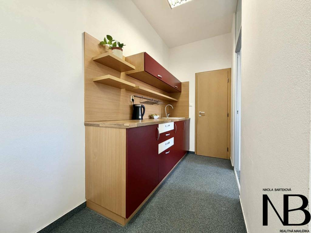 Na predaj kancelárske priestory v centre mesta Trenčín - Sta - 9