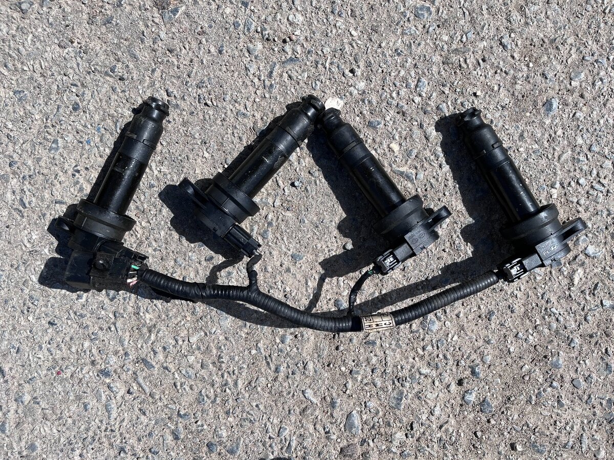 Hyundai i30 sanie,klapka, rampa, zapalovacie cievky, kabelaz - 9