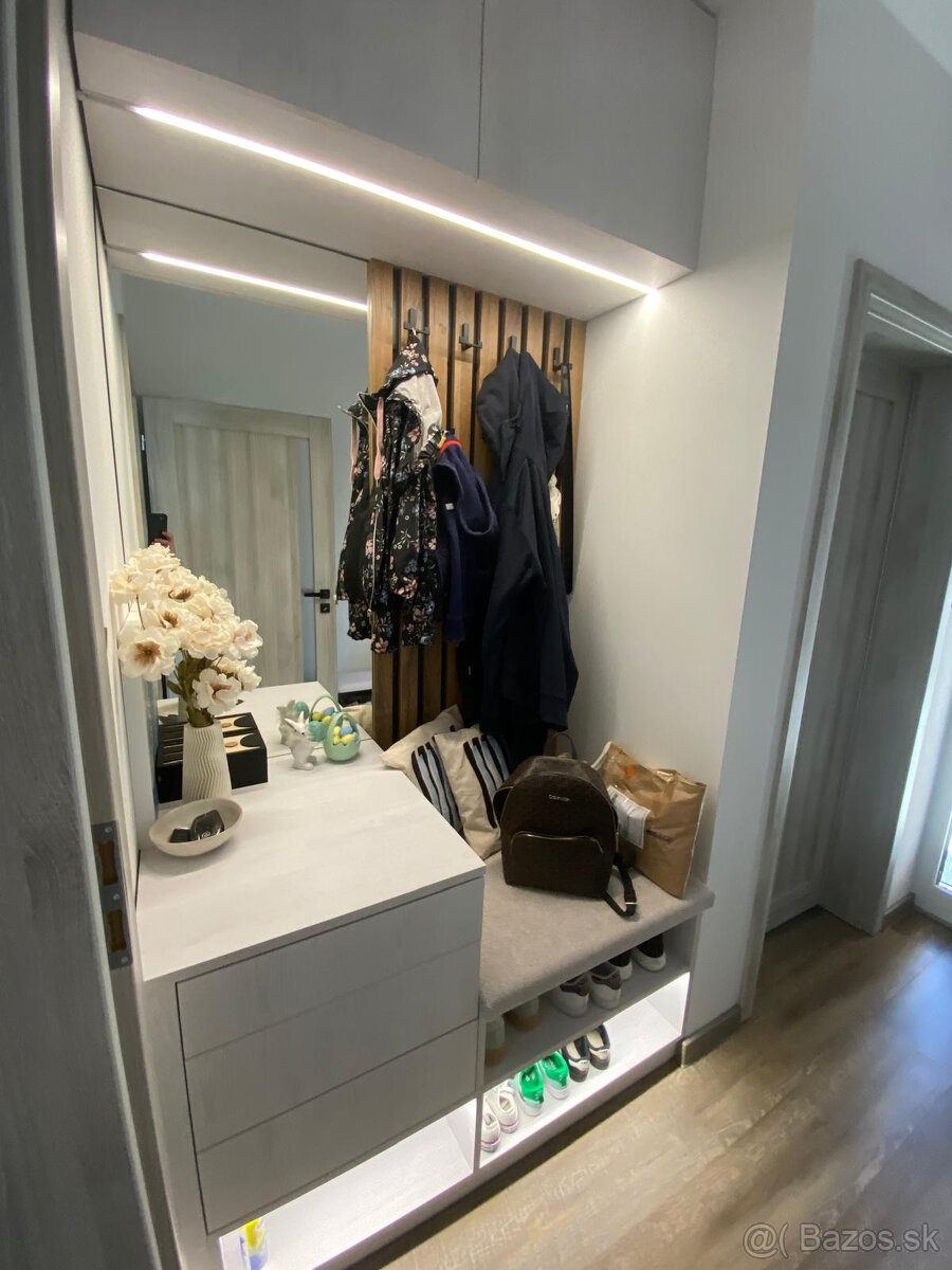 KUCHYNE A NÁBYTOK NA MIERU - 9