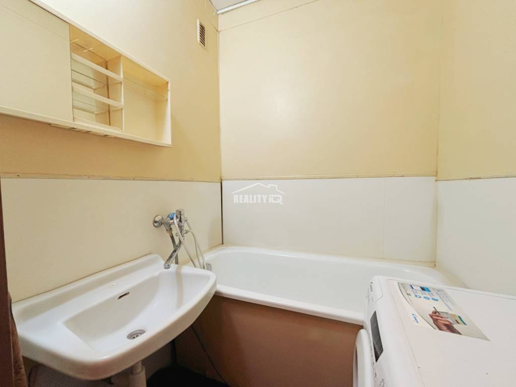 Exkluzívne na predaj slnečný 3-izbový byt, Žilina-Hliny 7, R - 9