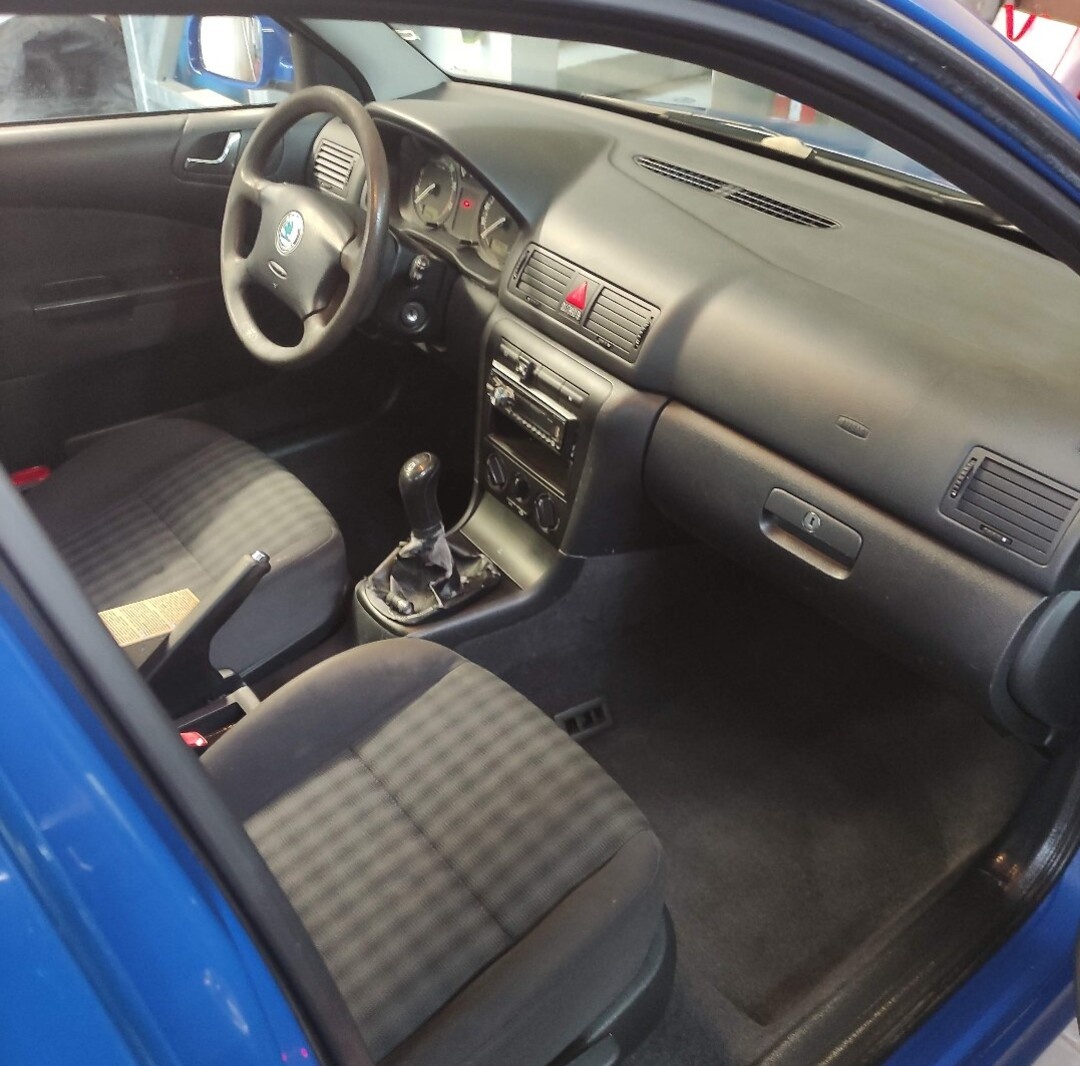 Škoda Octavia combi LPG Tour Modrá - 9