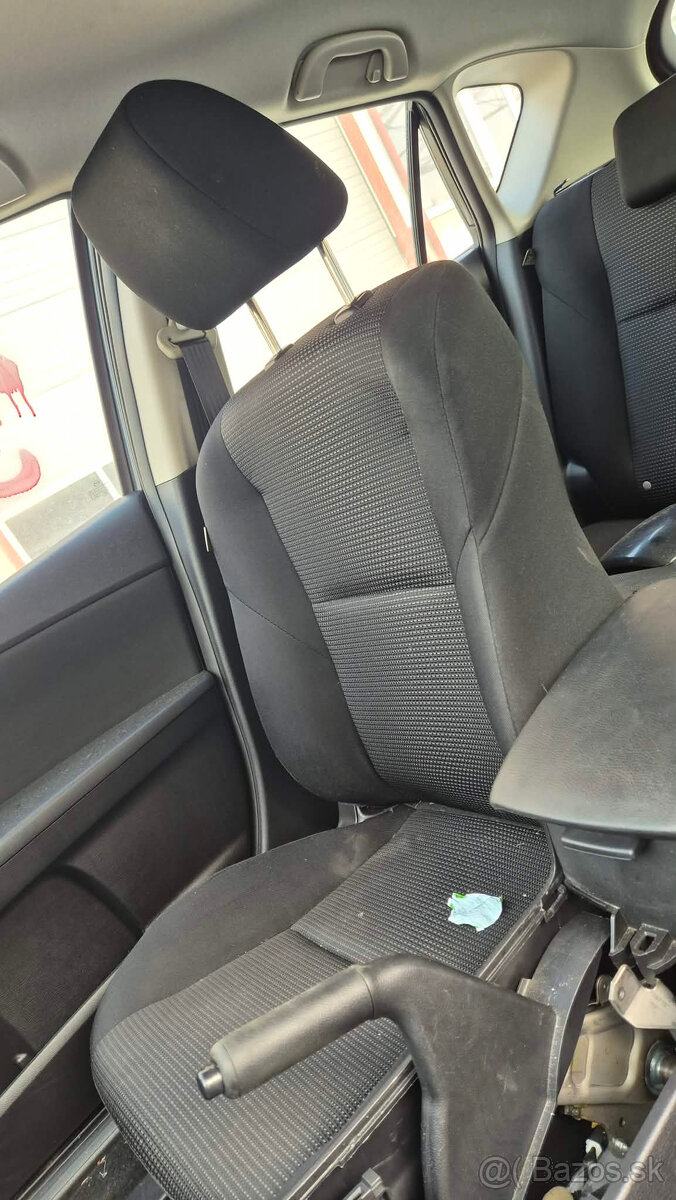 Mazda 3 1,6CiDT 85kw kód motora: Y6 - 9