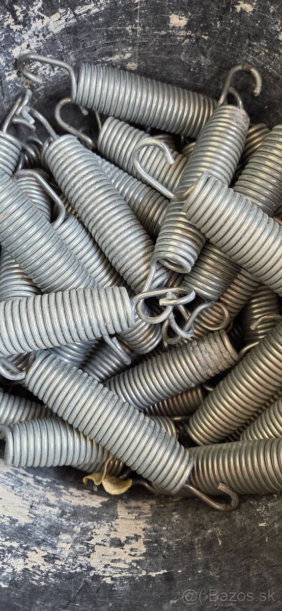 Rám na trampolínu. - 9