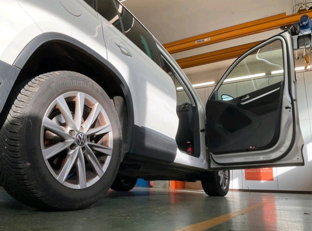 Volkswagen Tiguan 2.0tdi 103kw - 9