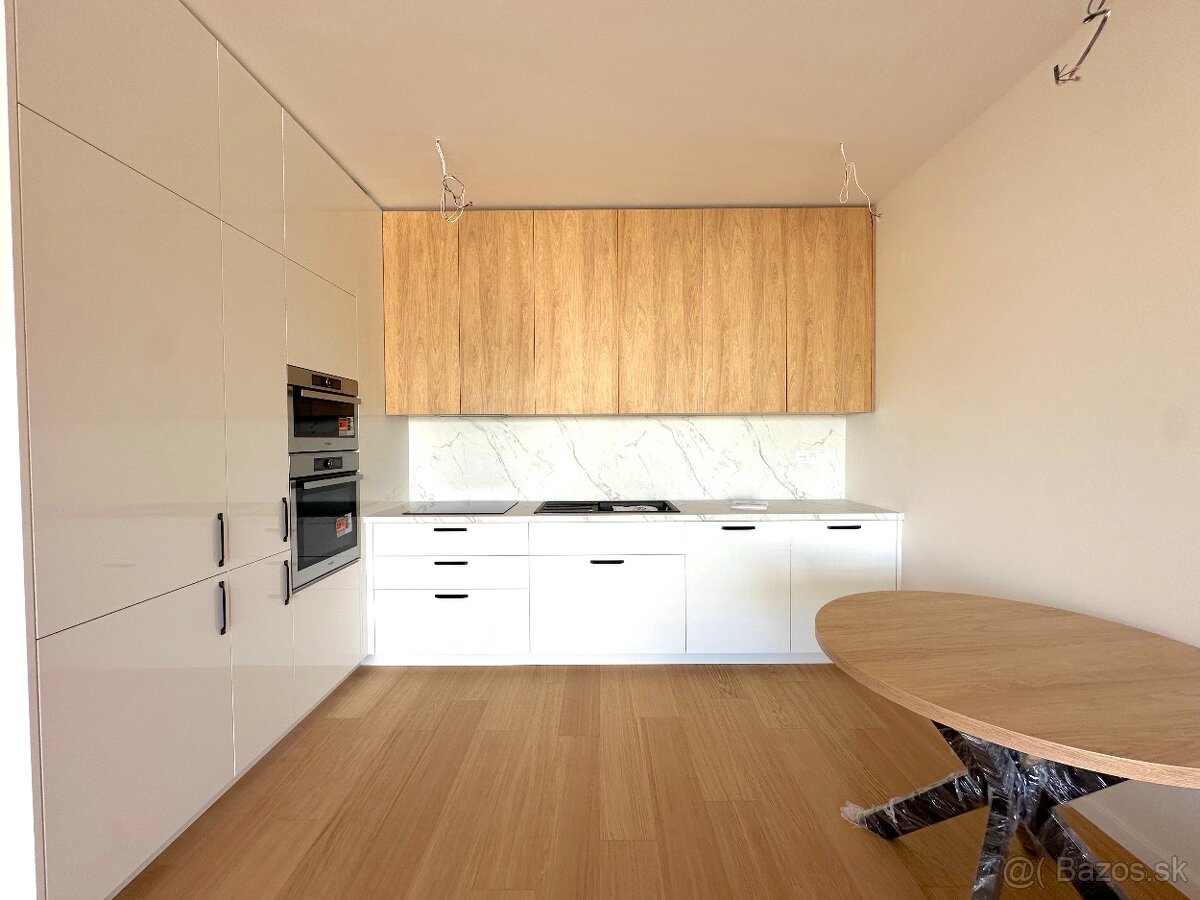 NA PREDAJ: 2 IZBOVÝ BYT PRÍSTAVNÁ - 9