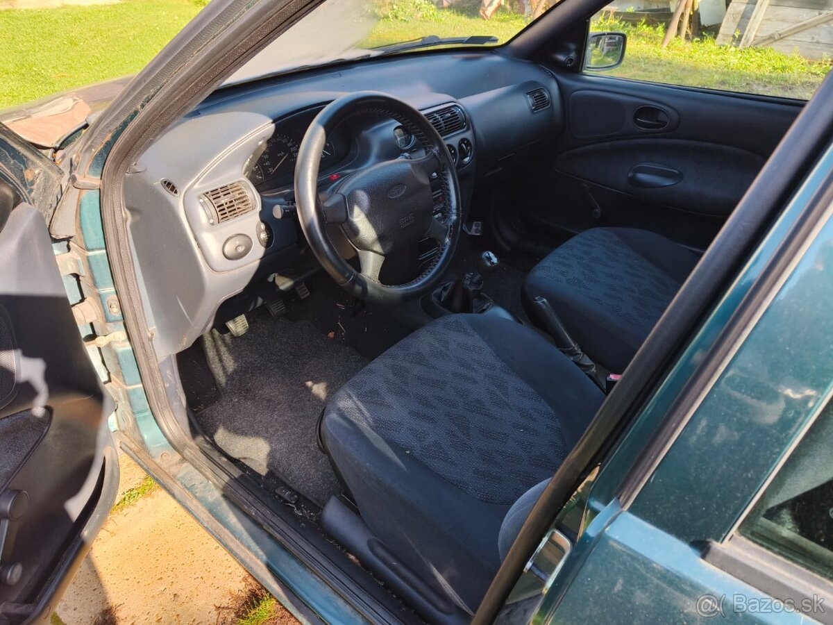 Ford Escort 1.4 - 9